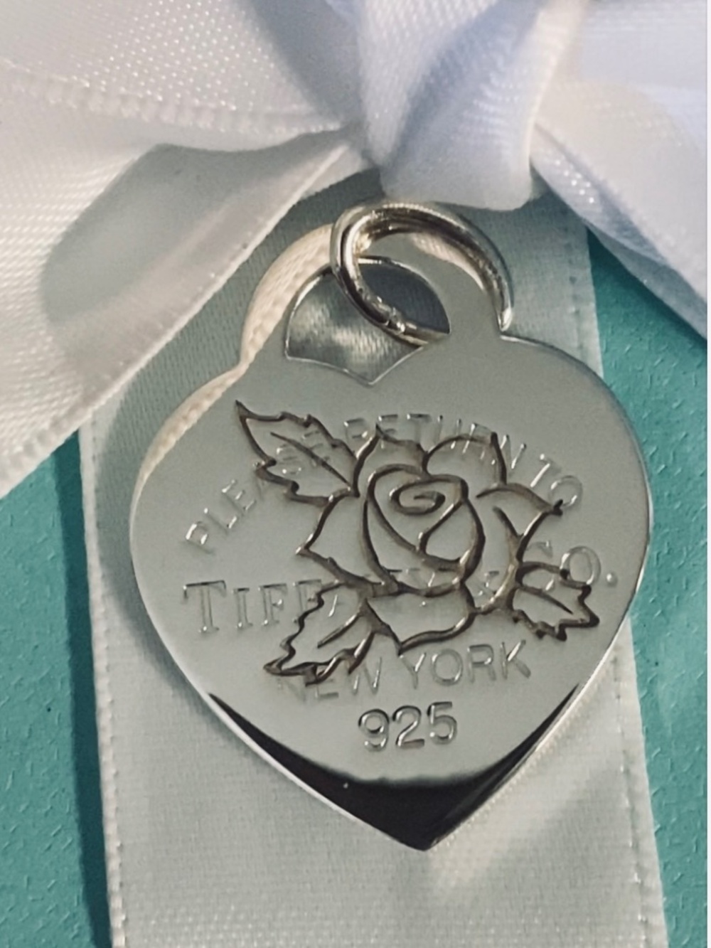 Tiffany & Co Return to Tiffany Rose Heart Charm 925 Retired Limited Edition New